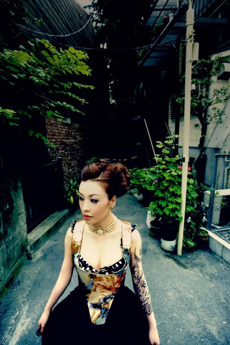 chiboard-b7t24261-20080219_11d27d57dbc2b2de_upby-Nomura.jpg