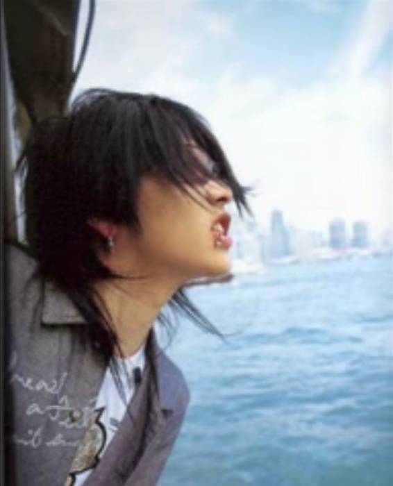 chiboard-b8t26311-20080411_miyavi04_upby-Naoya.jpg