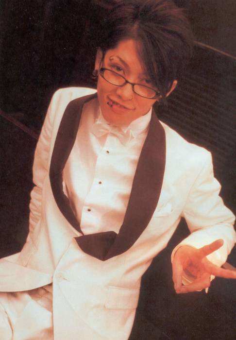 chiboard-b8t27142-20080429_miyavi15_upby-Naoya.jpg