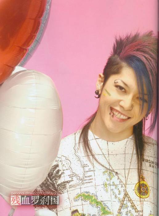 chiboard-b8t27632-20080513_miyavi_1370_upby-Naoya.jpg