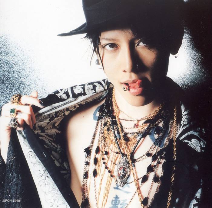 chiboard-b8t28816-20080604_miyavi_1344_upby-Naoya.jpg