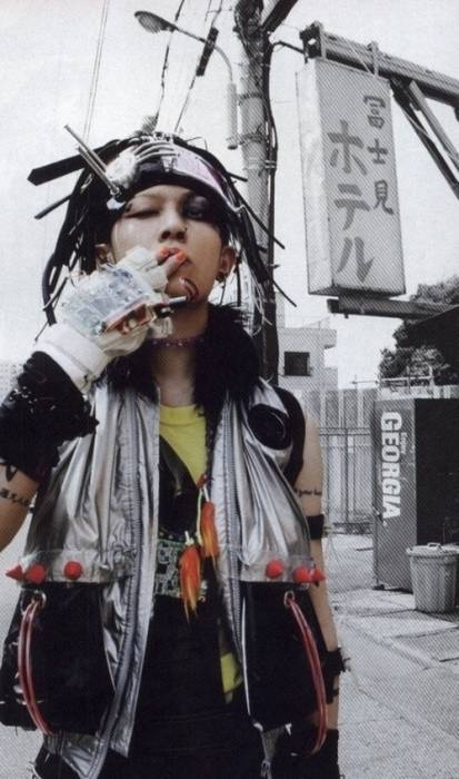chiboard-b8t28818-20080604_miyavi--large-msg-119783684664_upby-Naoya.jpg