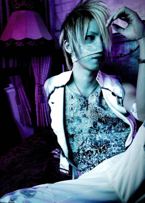 chiboard-b8t33436-20080903_1414606asdfgj_upby-Suigintou_maiden.jpg