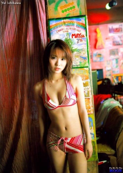 chiboard-b7t36485-20081225_Yui_Ichikawa11_upby-Nyu.jpg