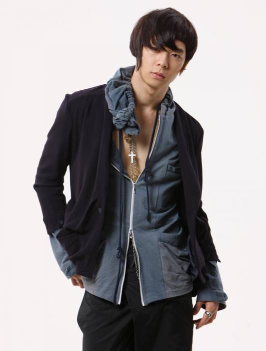 chiboard-b8t44063-20091003_micky_yoo_chun_2_53_upby-Naoya.jpg