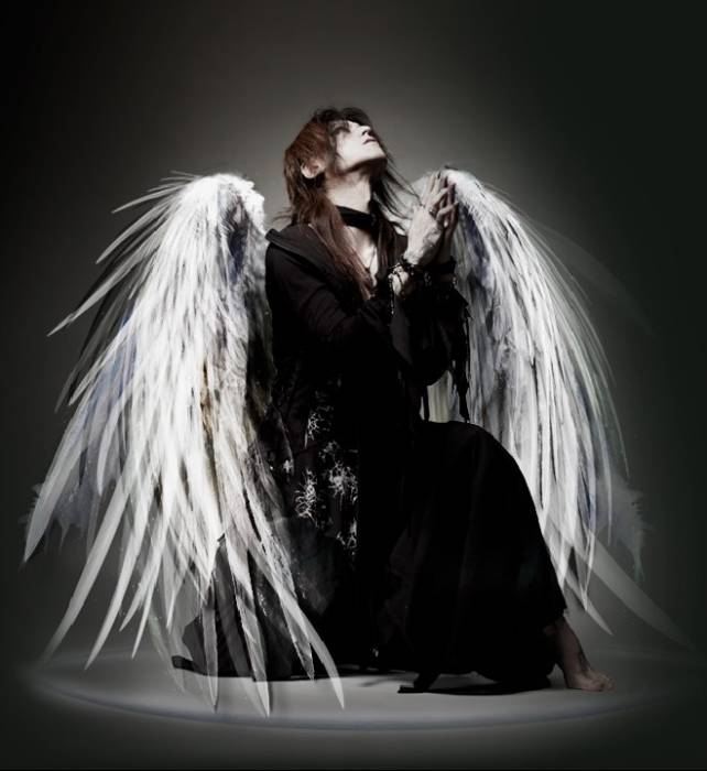 chiboard-b8t49243-20100414_Sugizo9_upby-Toboe.jpg