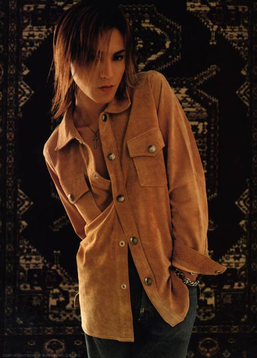 chiboard-b8t49260-20100415_Sugizo_36_upby-Ritsuka.jpg