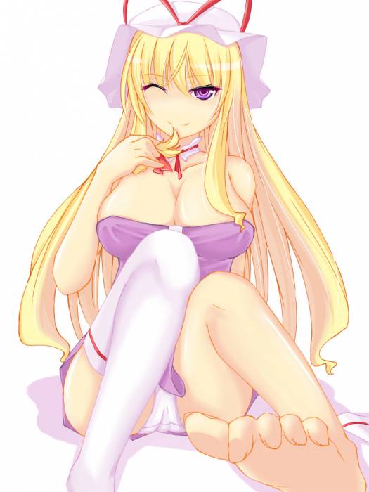 chiboard-b1t56023-20120318_q_552912_asymmetrical_clothing_barefoot_blonde_hair_breasts_cleavage_collar_dean_dress_feet_hat_panties__upby-anonymous.jpg
